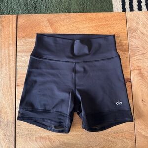 ALO Yoga Women's Black Bike Shorts
